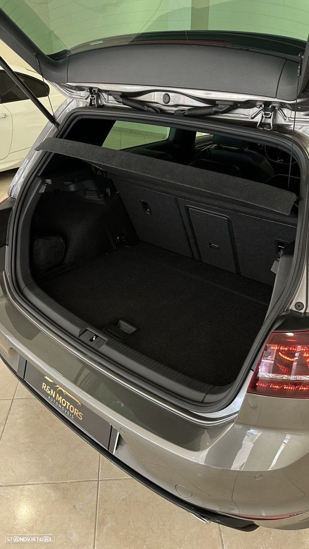 VW Golf R 2.0 TSI OPF 4Motion DSG - 28