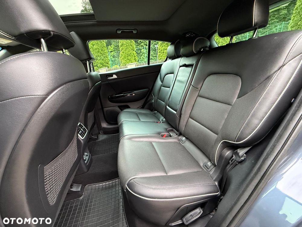 Kia Sportage 1.6 T-GDI AWD GT LINE - 36