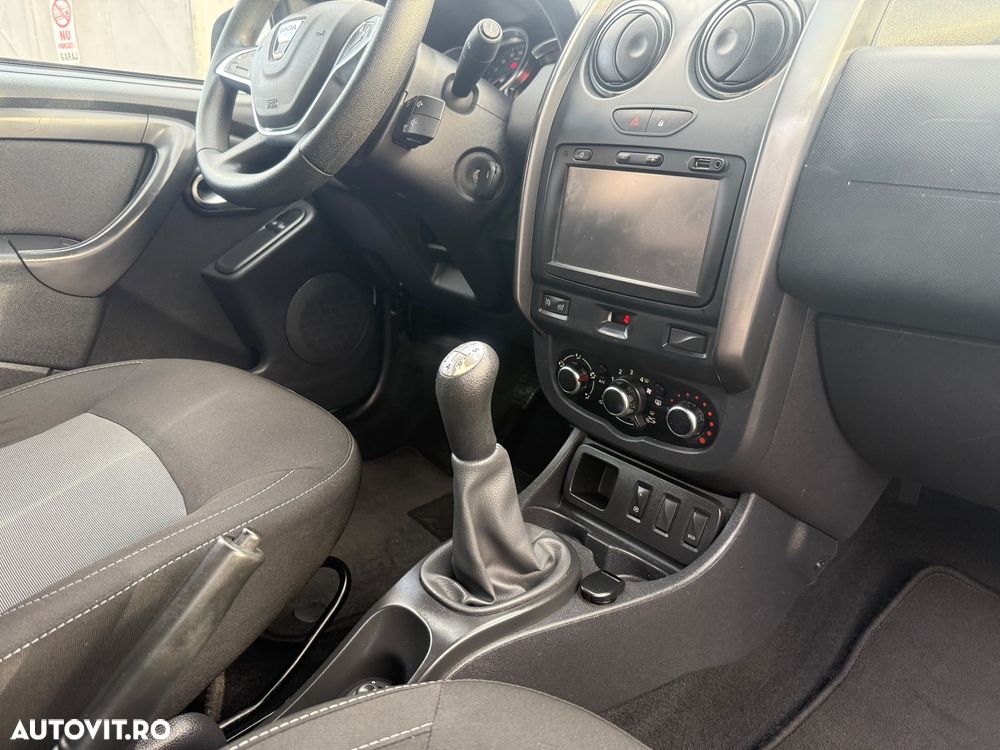 Dacia Duster 1.6 SCe Essential - 3