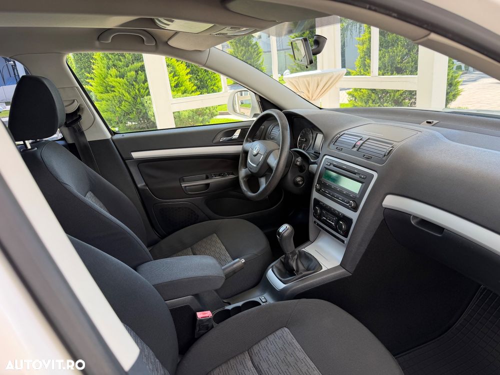 Skoda Octavia 1.6 TDI AMBITION - 7