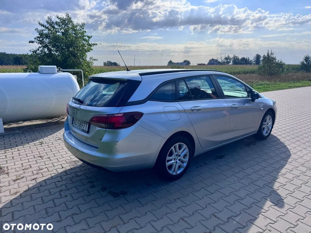 Opel Astra 1.6 CDTI Dynamic - 4