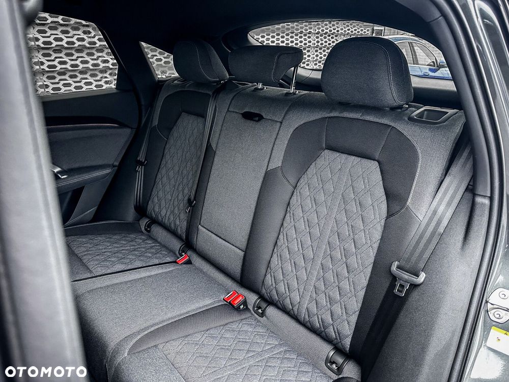 Audi Q5 Sportback - 32