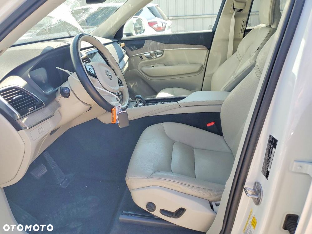 Volvo XC 90 - 7