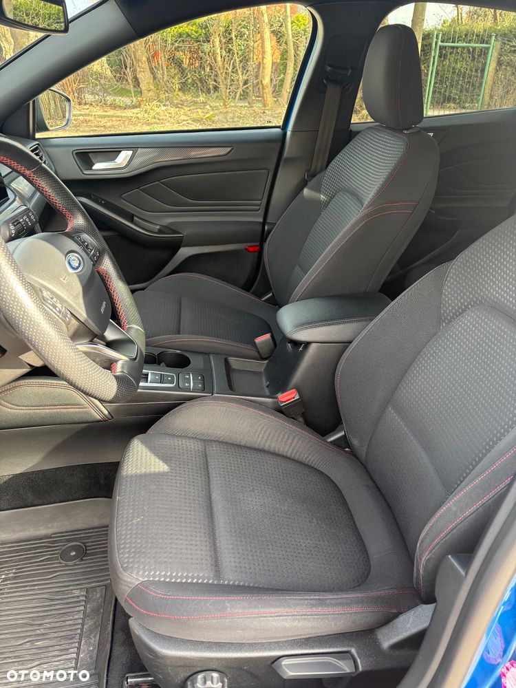 Ford Focus 1.5 EcoBoost ST-Line - 12