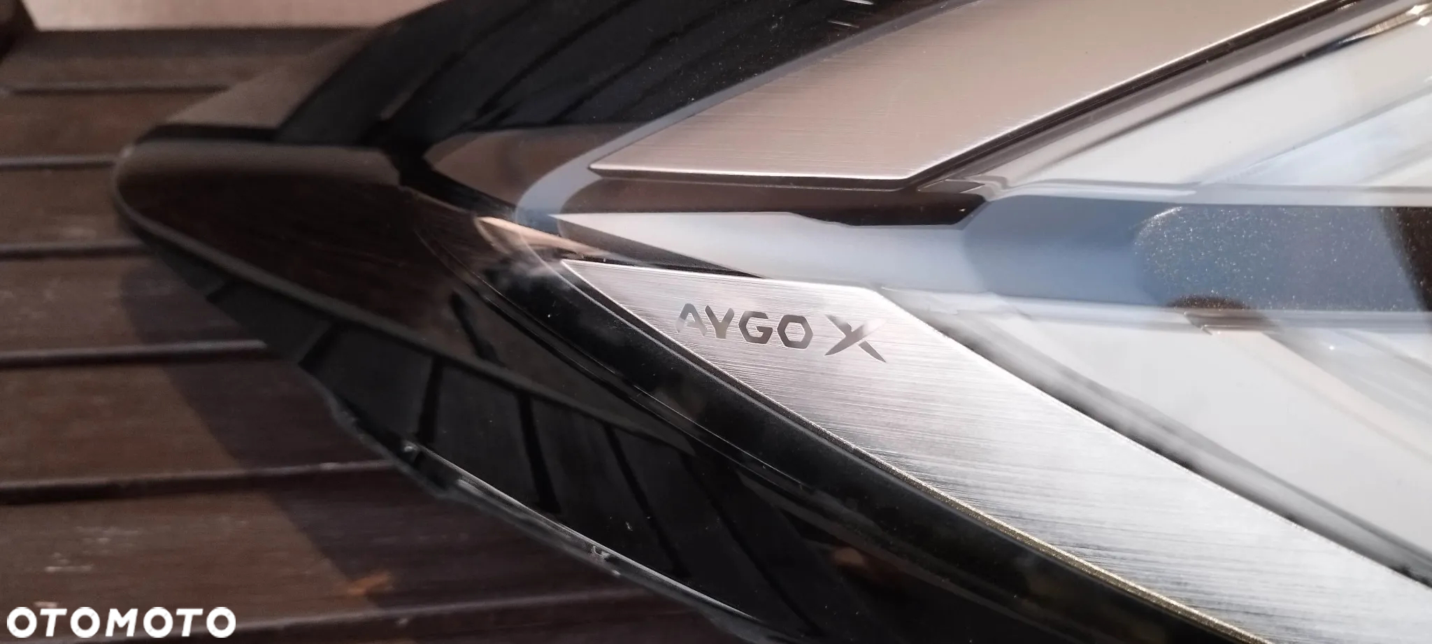 lampa przód full led toyota aygo x - 5