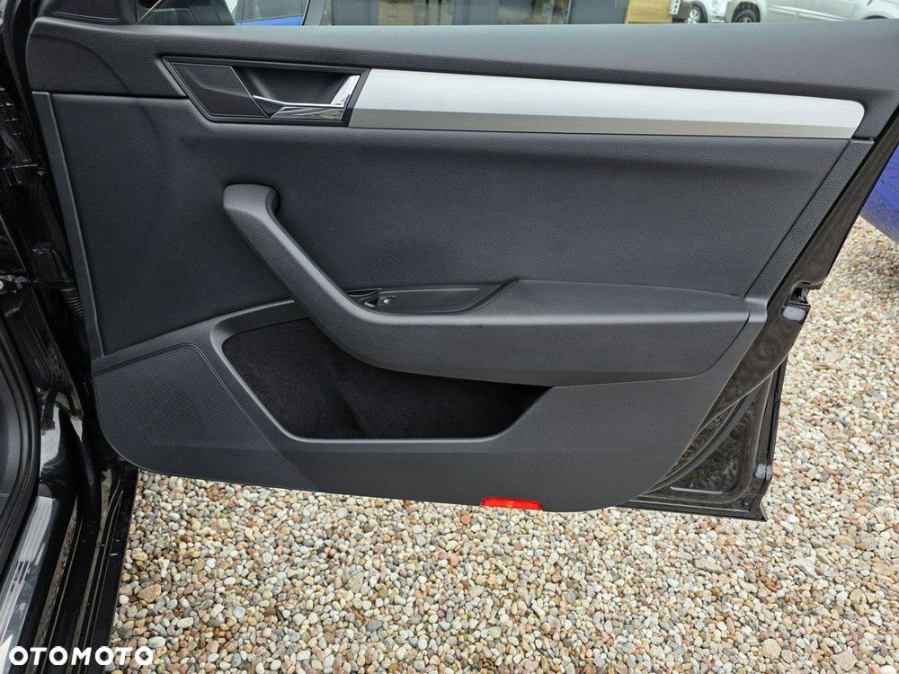 Skoda Superb 2.0 TDI SCR 4x4 Ambition DSG - 28