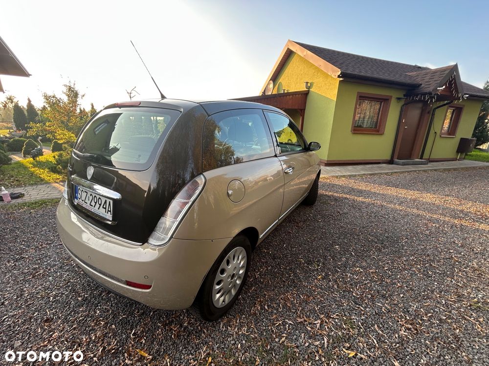 Lancia Ypsilon 1.4 16V Elegante BiColore - 4