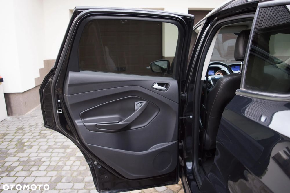 Ford Kuga 2.0 TDCi 4WD Titanium - 29