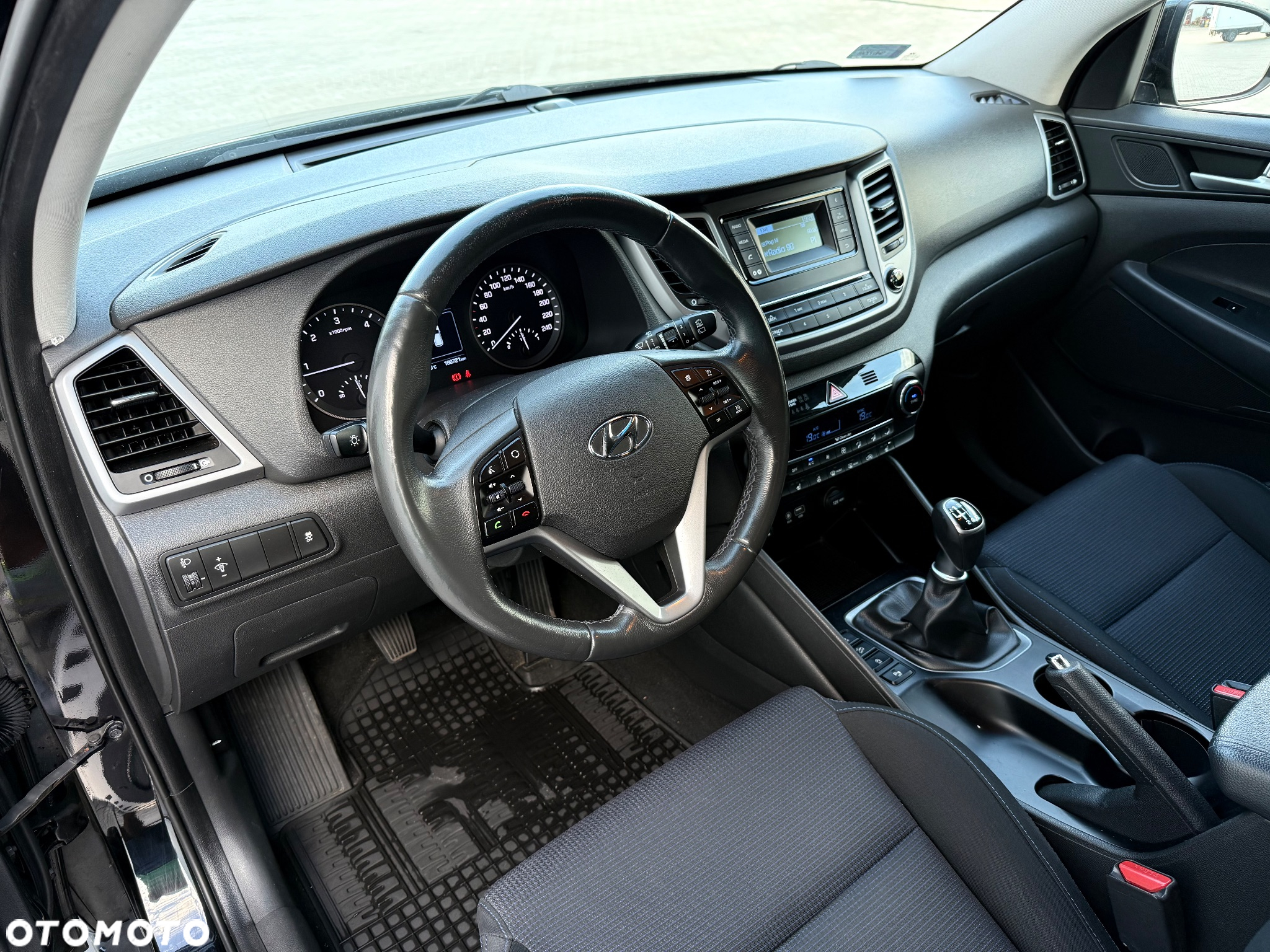 Hyundai Tucson 1.7 CRDI BlueDrive Comfort 2WD - 12