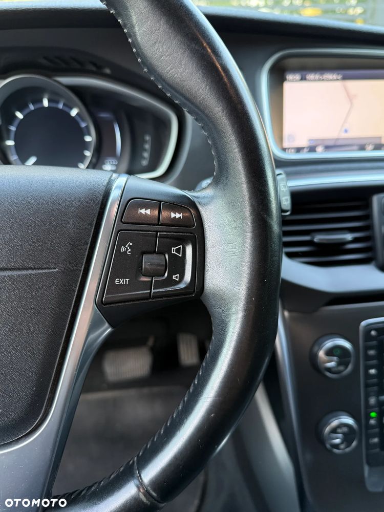 Volvo V40 D3 Momentum - 22