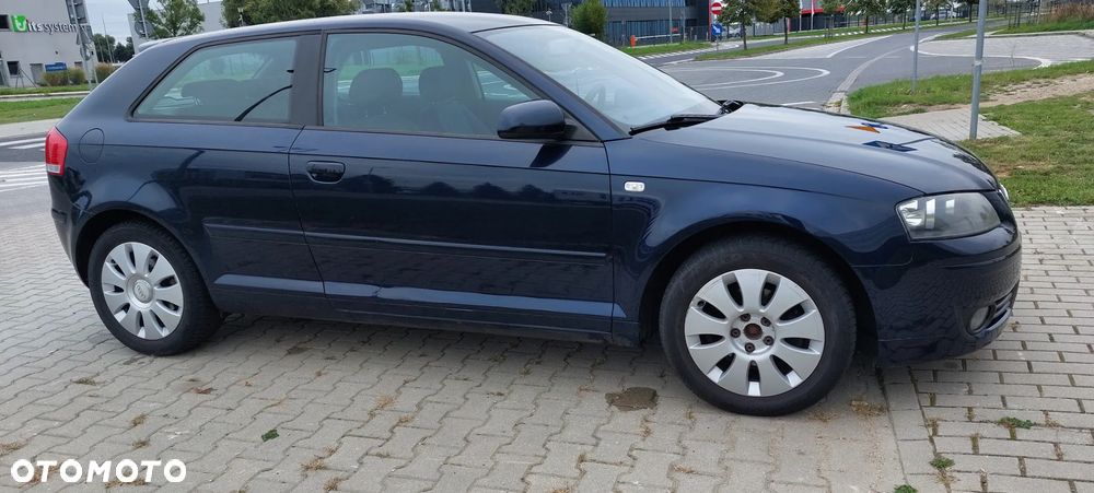 Audi A3 1.6 Ambiente - 4