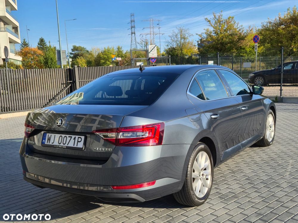 Skoda Superb 2.0 TDI SCR Ambition DSG - 8