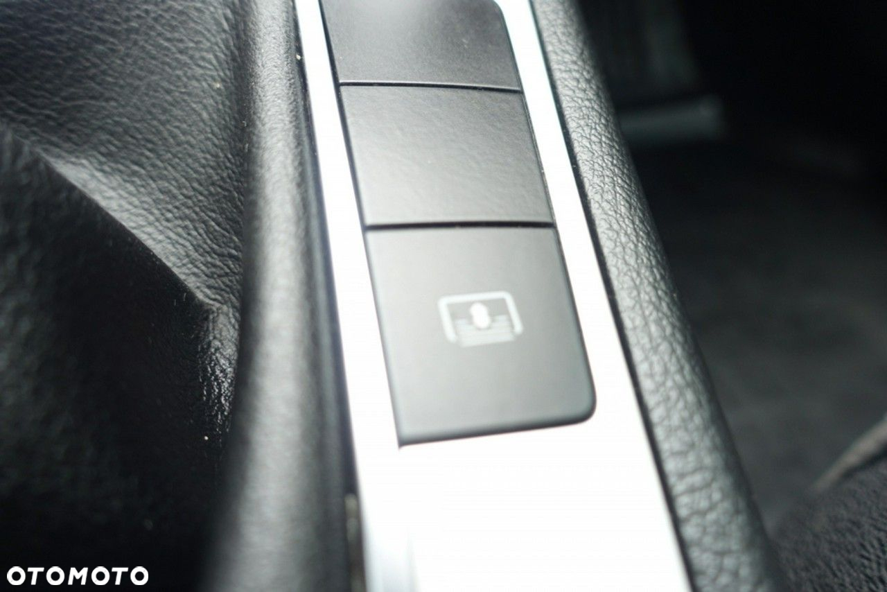 Volkswagen Passat - 25