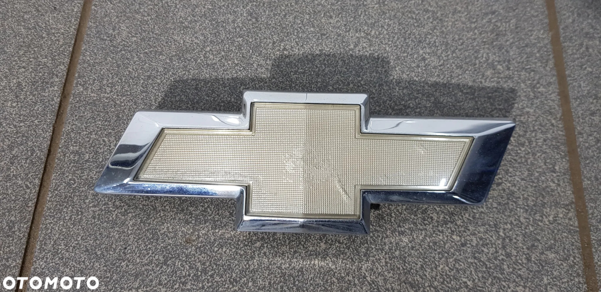 Chevrolet Captiva Lift Emblemat Znaczek Zderzaka - 2