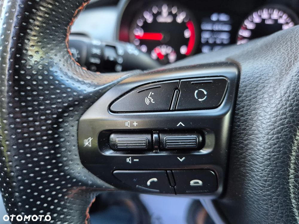 Kia Stonic 1.6 CRDi Platinum Edition - 10