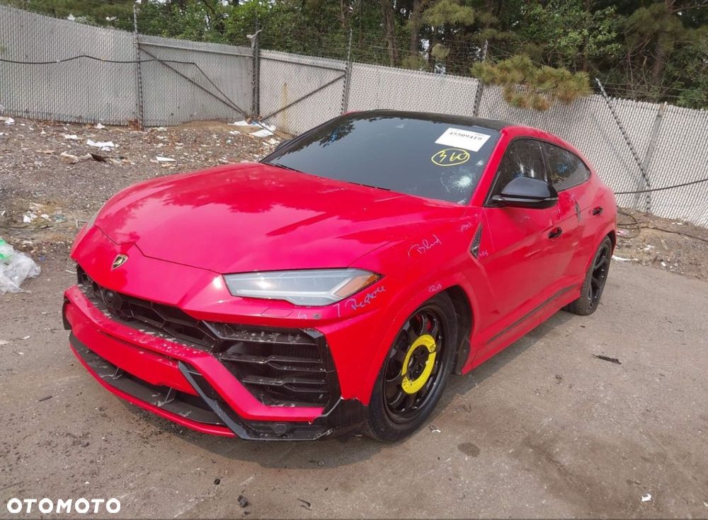 Lamborghini Urus - 3