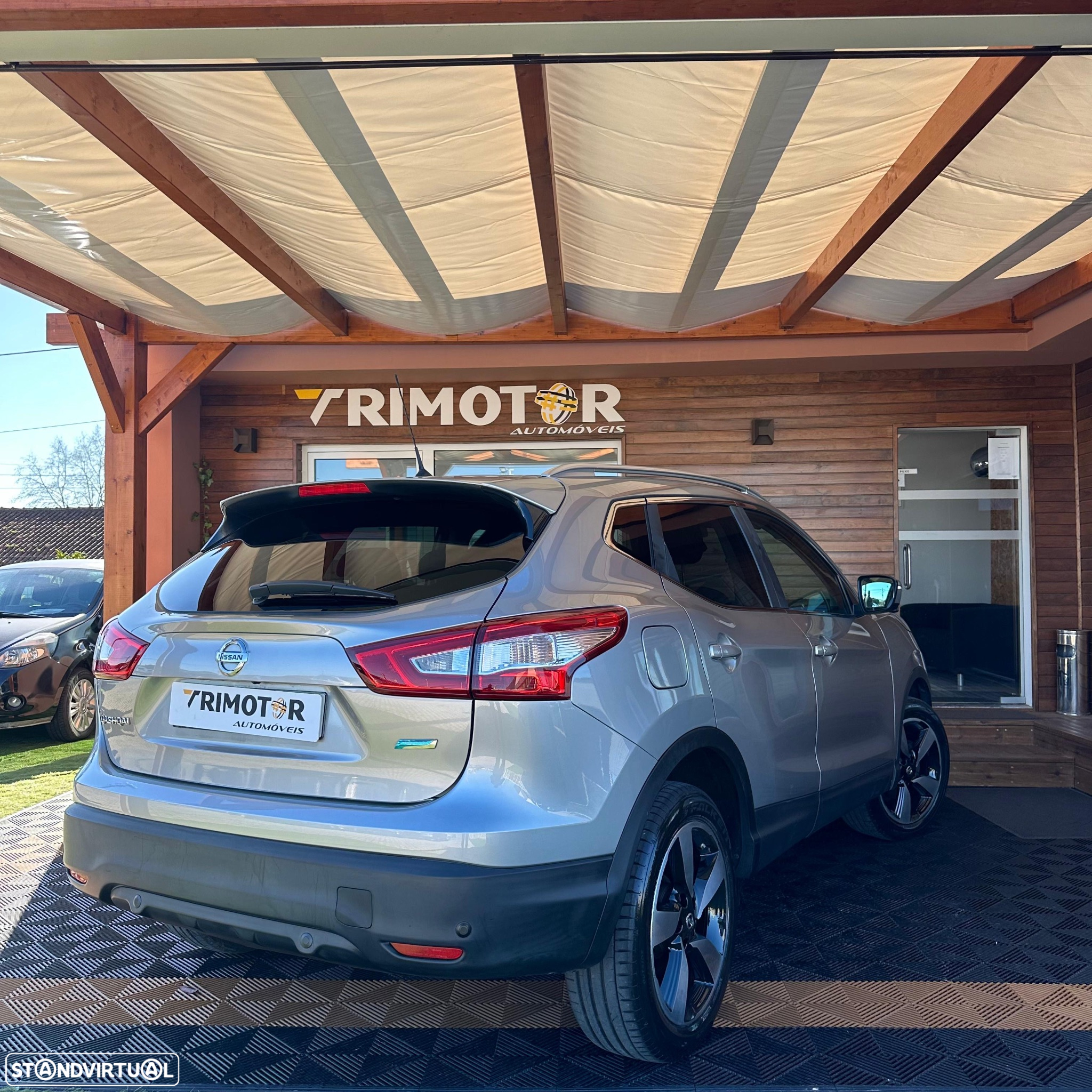 Nissan Qashqai 1.5 dCi N-Connecta 18 RS+PS - 4