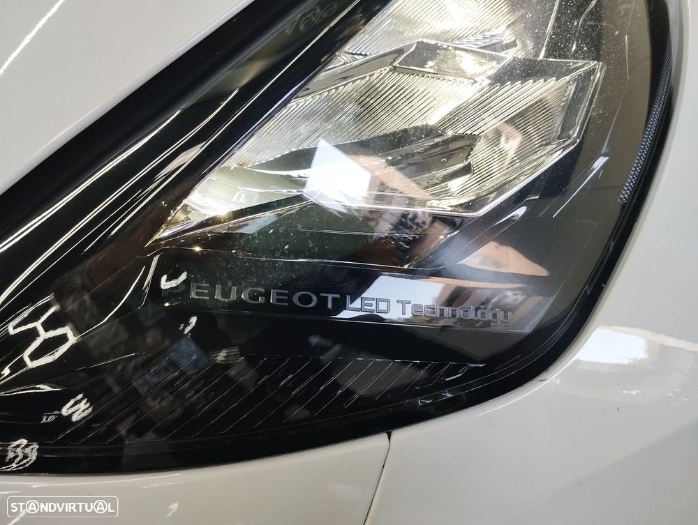 Peugeot 208 1.2 PureTech SE Style - 9
