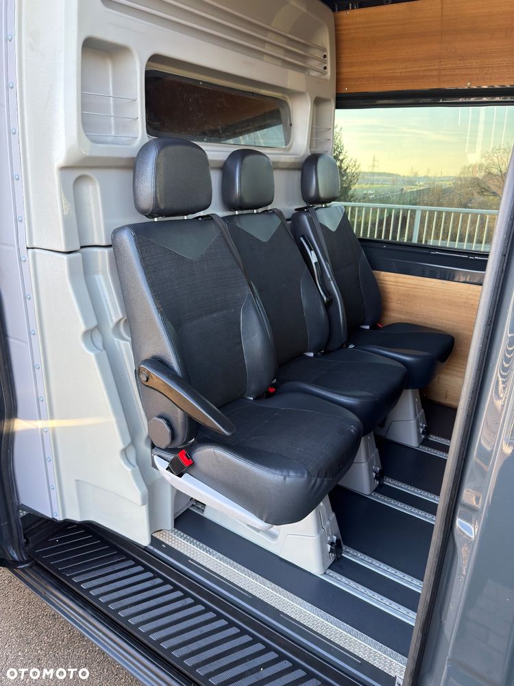 Mercedes-Benz Sprinter - 11