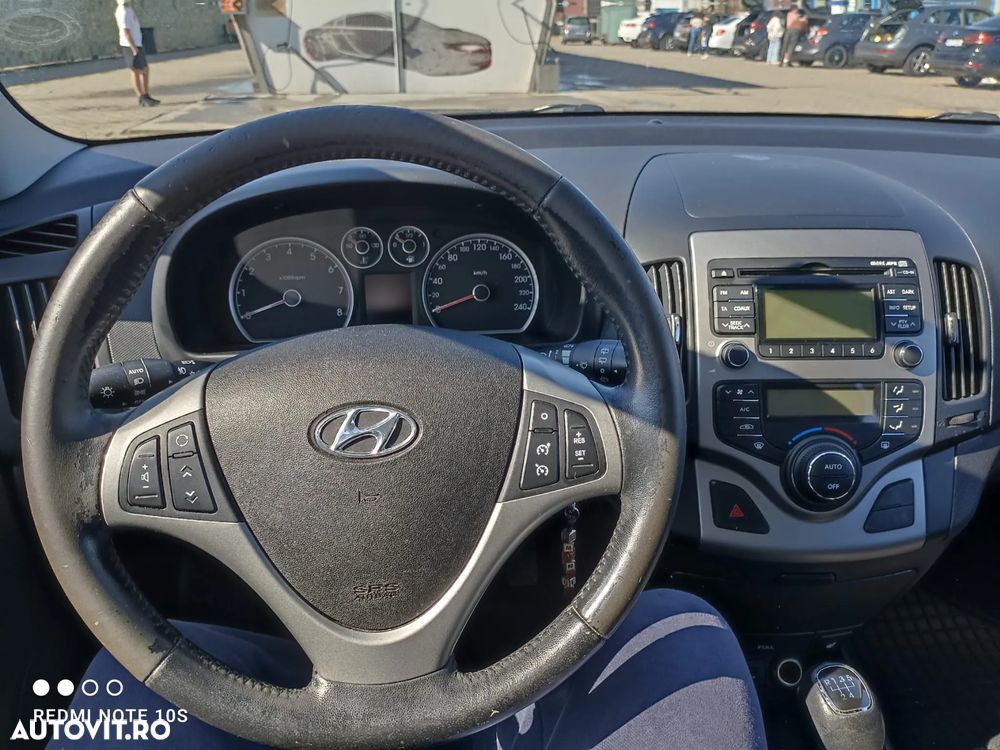 Hyundai i30 1.4 DOHC GL CLASSIC - 10