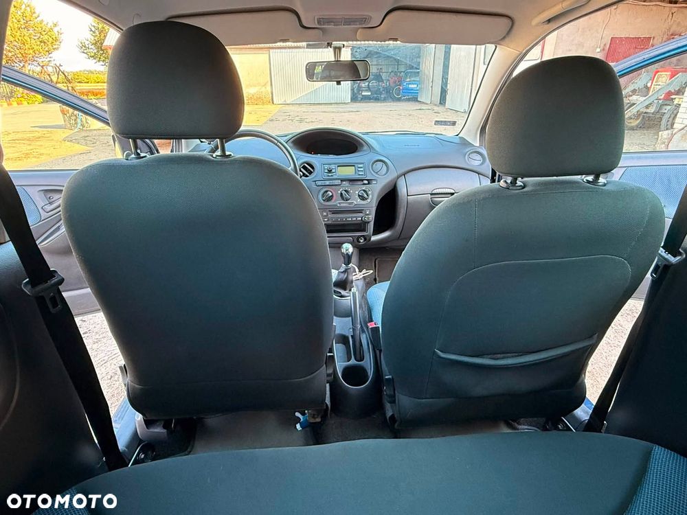 Toyota Yaris 1.0 Base - 11