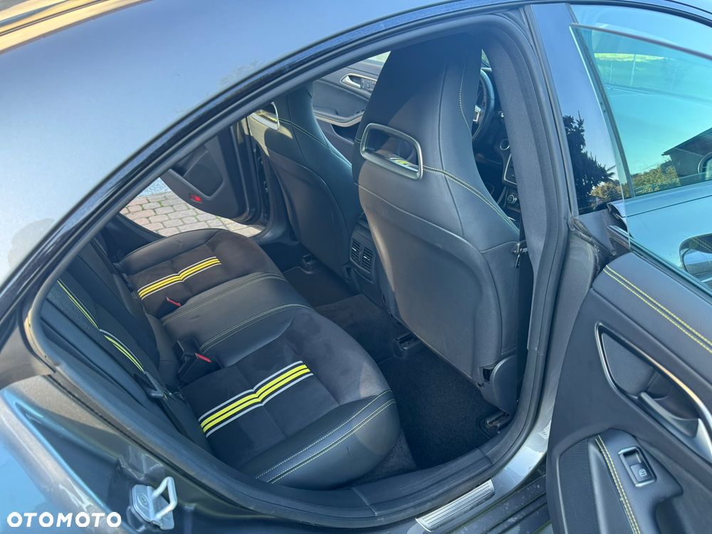 Mercedes-Benz CLA 250 7G-DCT AMG Line - 22