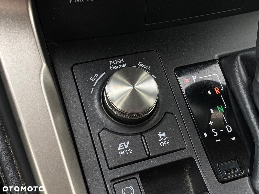 Lexus NX 300h Business Edition AWD - 20