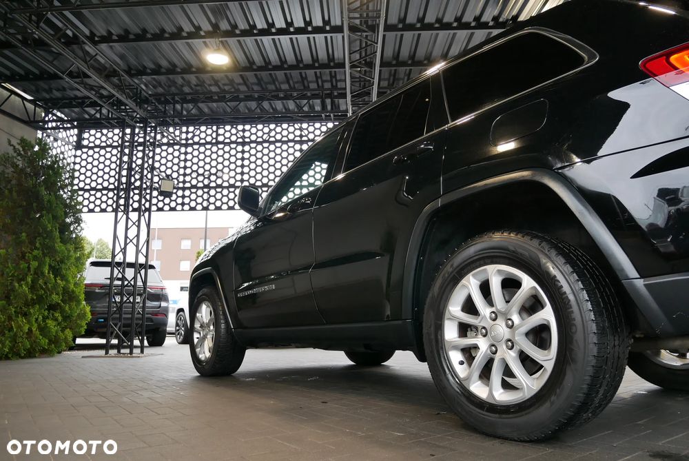 Jeep Grand Cherokee - 34