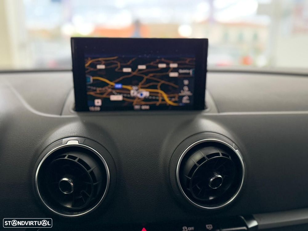 Audi A3 Limousine 30 TDI Design - 9