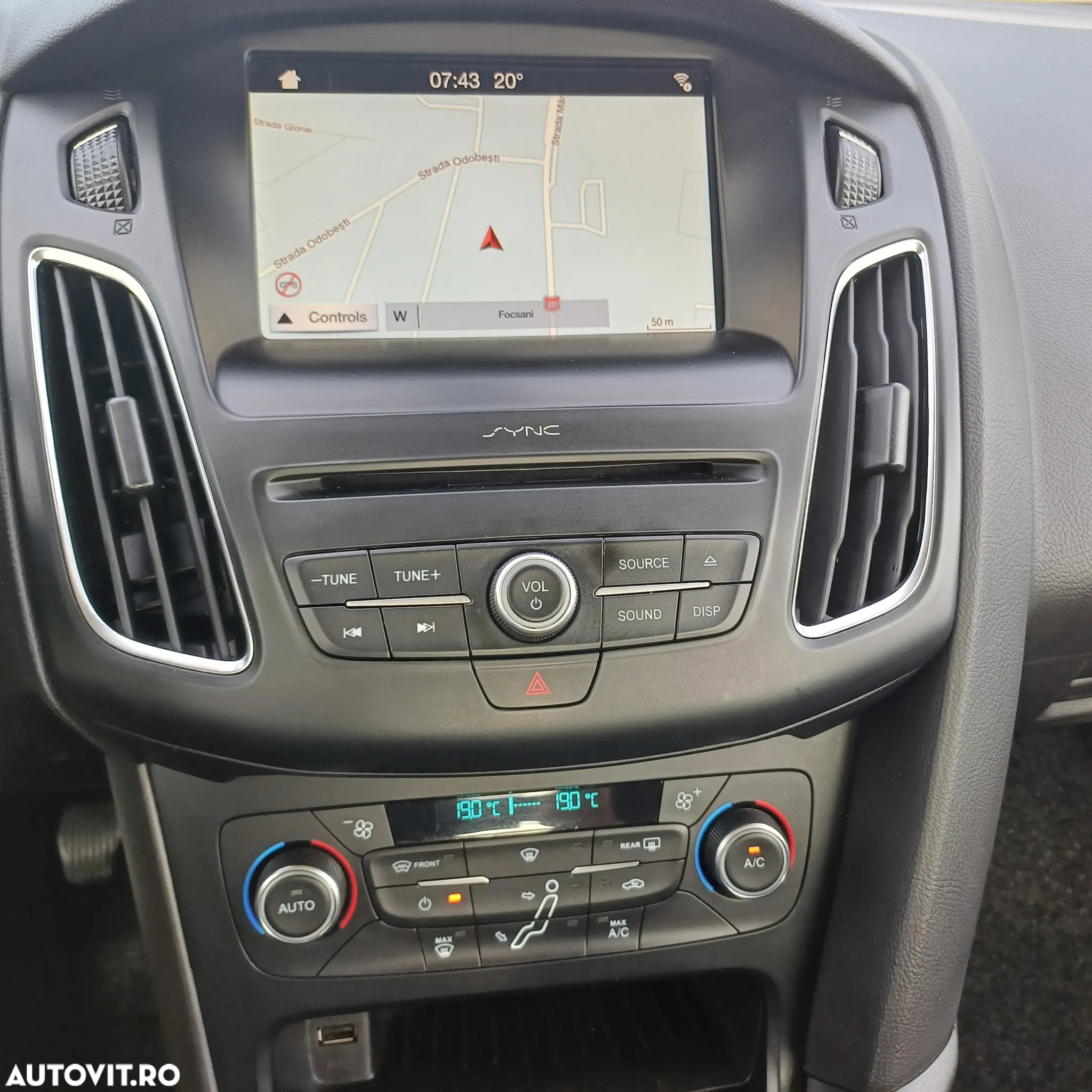 Ford Focus 1.5 TDCi DPF Start-Stopp-System COOL&CONNECT - 8