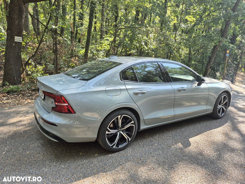 Volvo S60 B5 MHEV AT AWD Ultimate Dark - 8