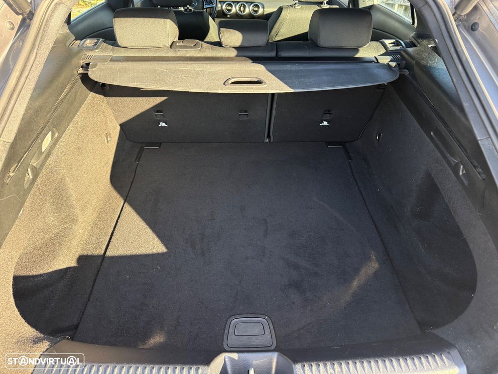 Mercedes-Benz CLA 180 d Shooting Brake Progressive - 30