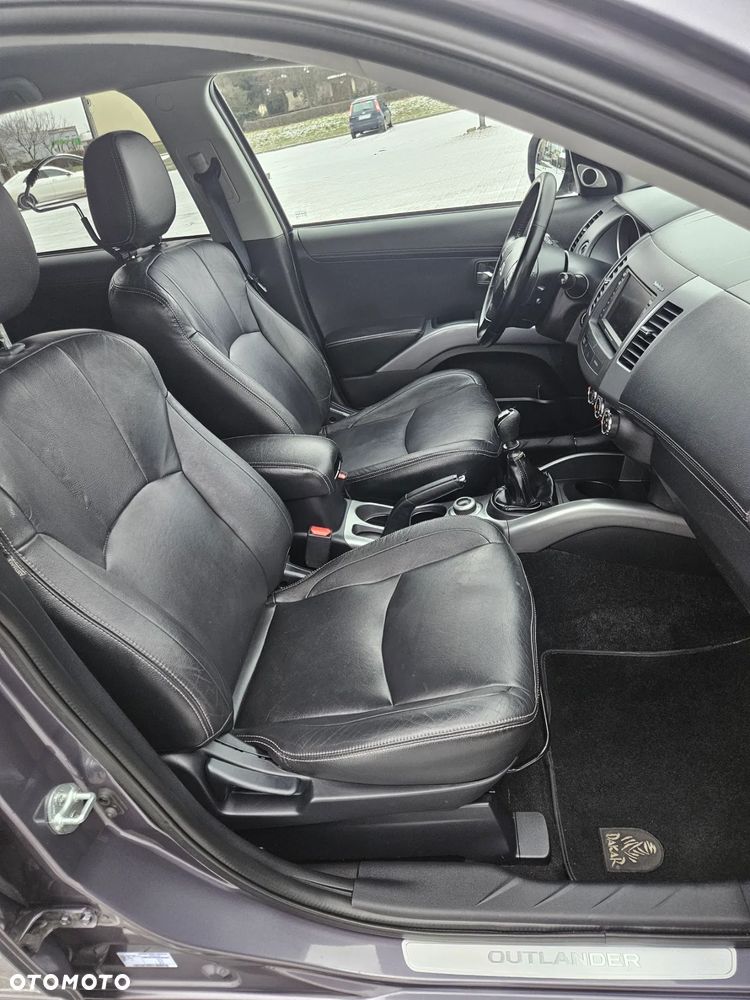 Mitsubishi Outlander - 17