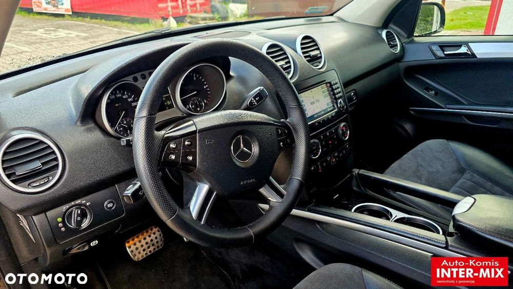 Mercedes-Benz ML - 25