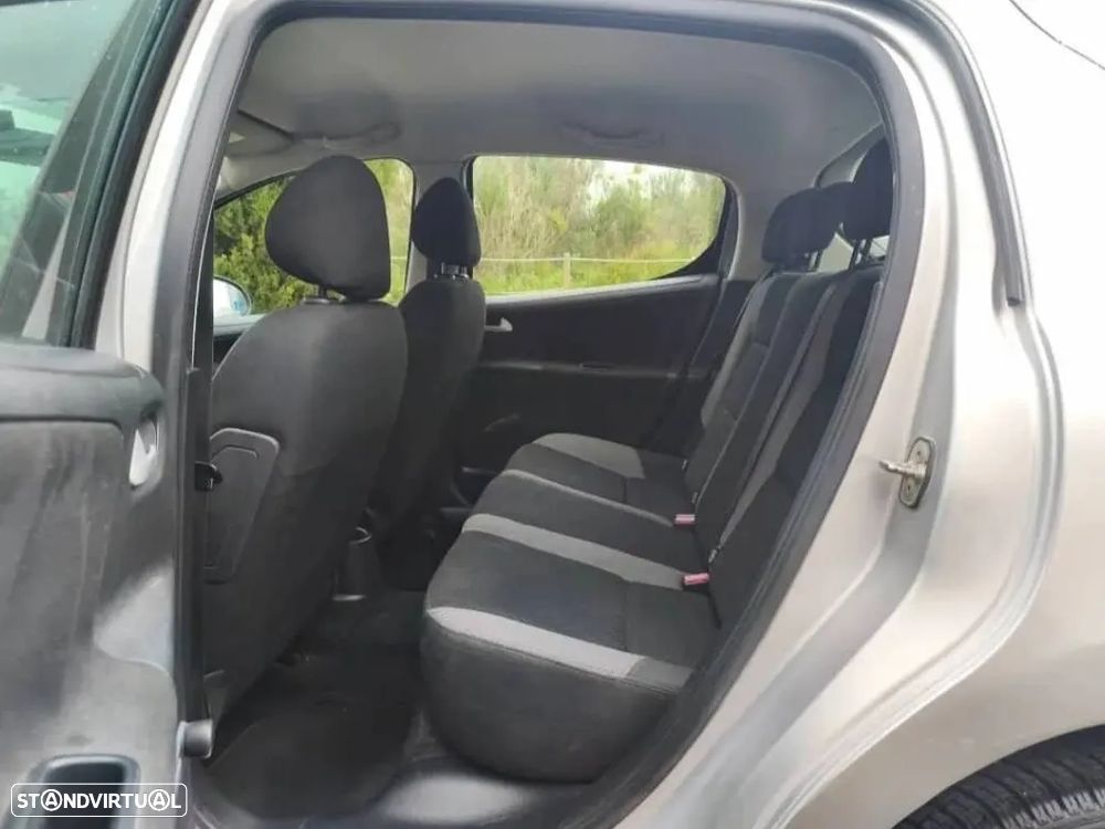 Peugeot 107 1.4 HDi Trendy - 2
