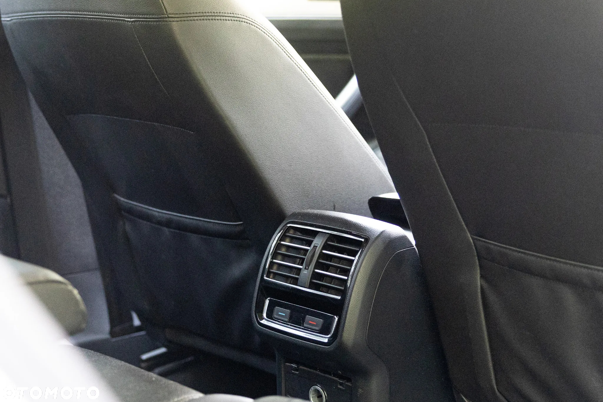 Volkswagen Passat - 11