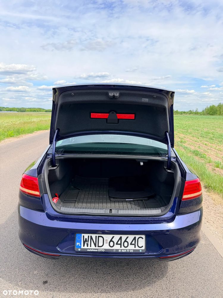 Volkswagen Passat - 20