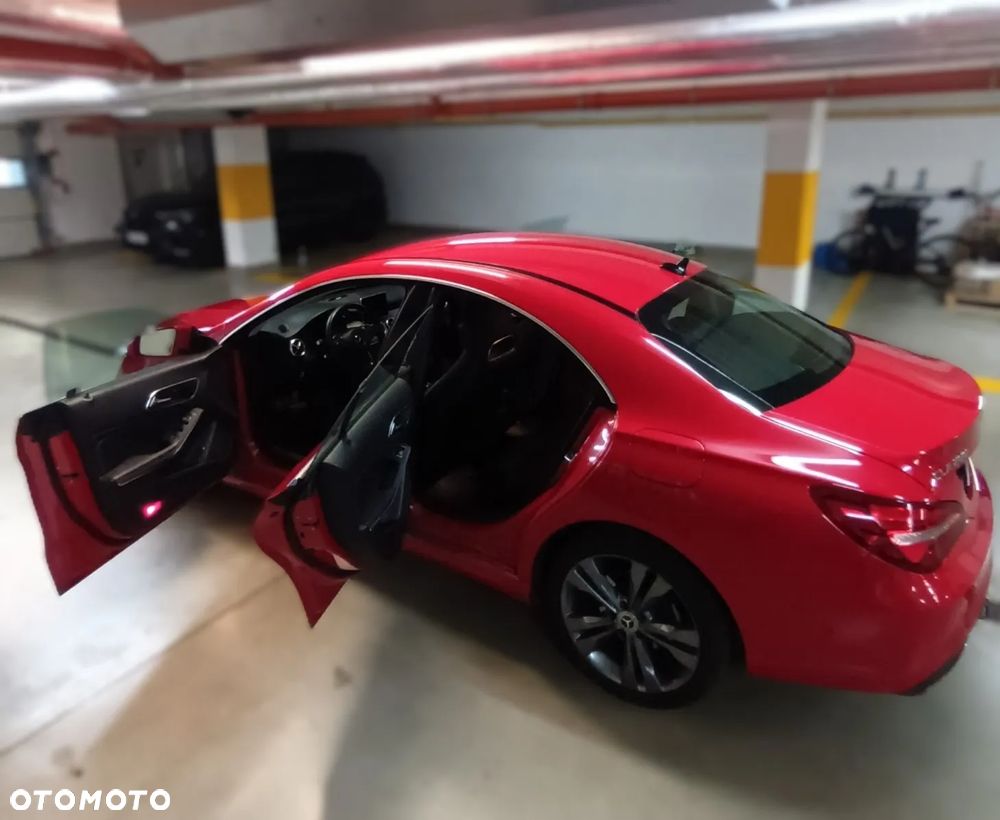 Mercedes-Benz CLA 200 7G-DCT Urban - 11