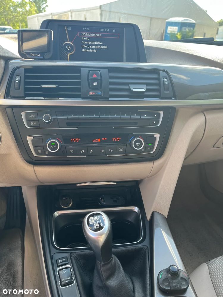 BMW Seria 3 328i Modern Line - 13