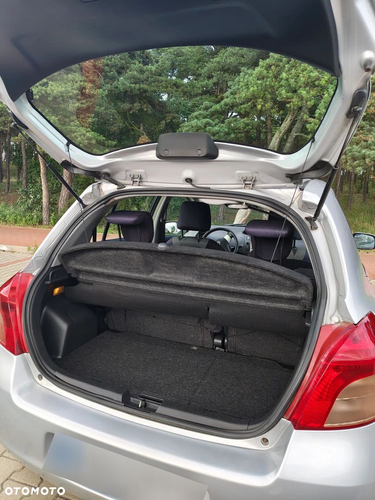 Toyota Yaris - 10