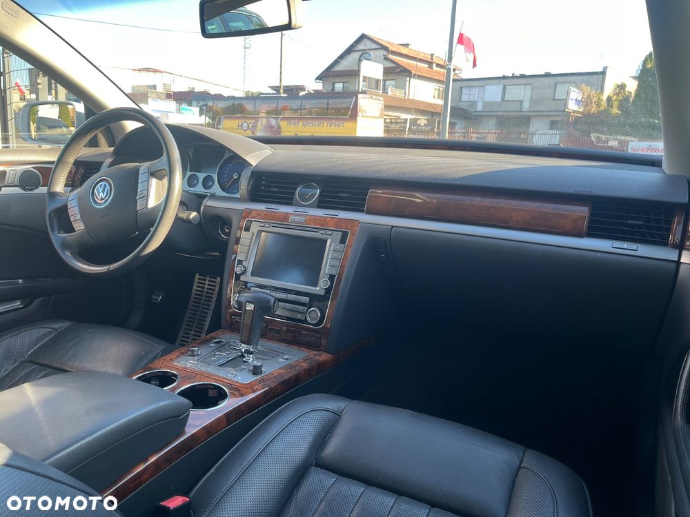 Volkswagen Phaeton 4.2 V8 4MOTION Automatik (5 Sitzer) - 11