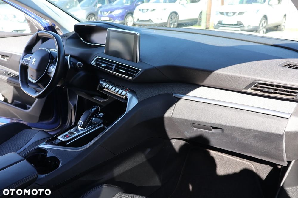 Peugeot 3008 1.6 PureTech GPF Allure S&S EAT8 - 10