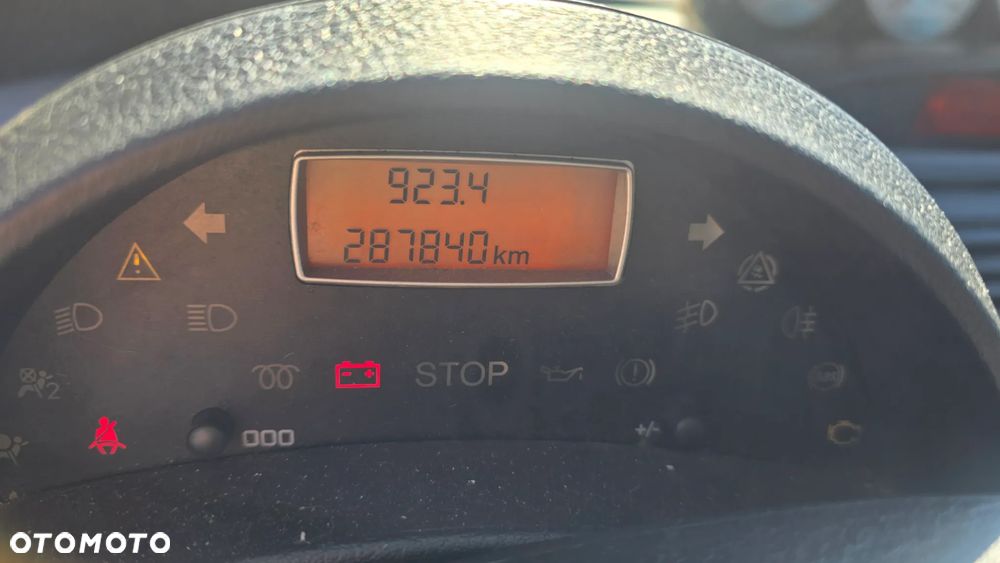 Peugeot 807 2.0 HDi Premium Euro5 - 17