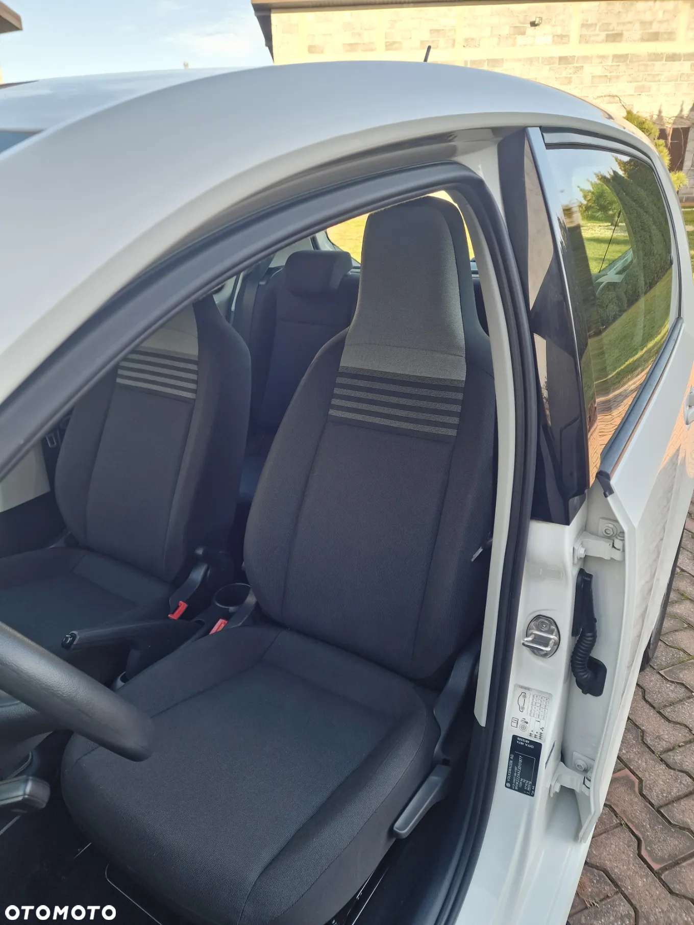 Volkswagen up! (BlueMotion Technology) move - 21