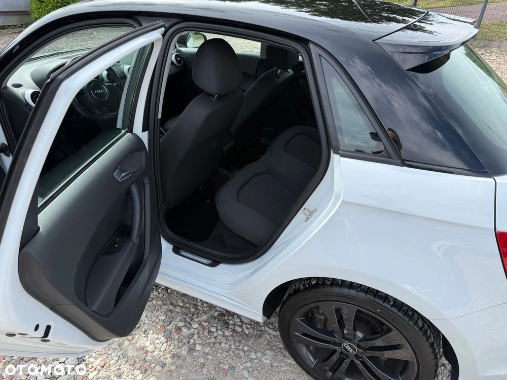 Audi A1 Sportback 1.2 TFSI S line Sportpaket - 12