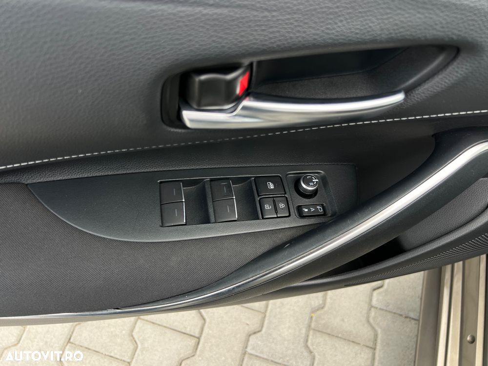 Toyota Corolla 1.8 Business Edition - 19