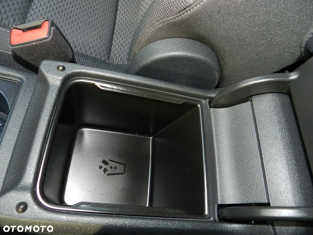 Volkswagen Touran - 9