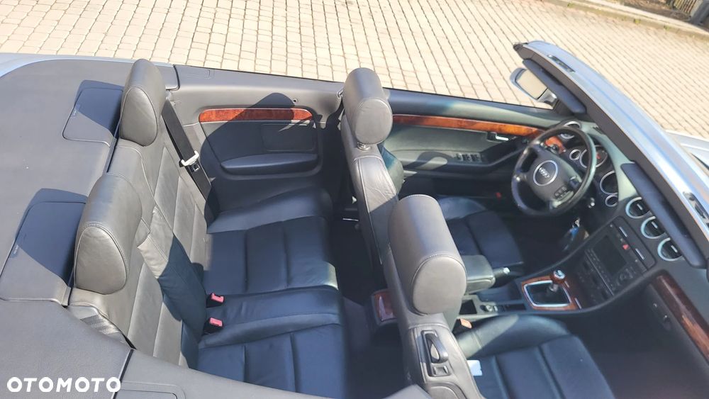 Audi A4 Cabrio 2.5 TDI - 6