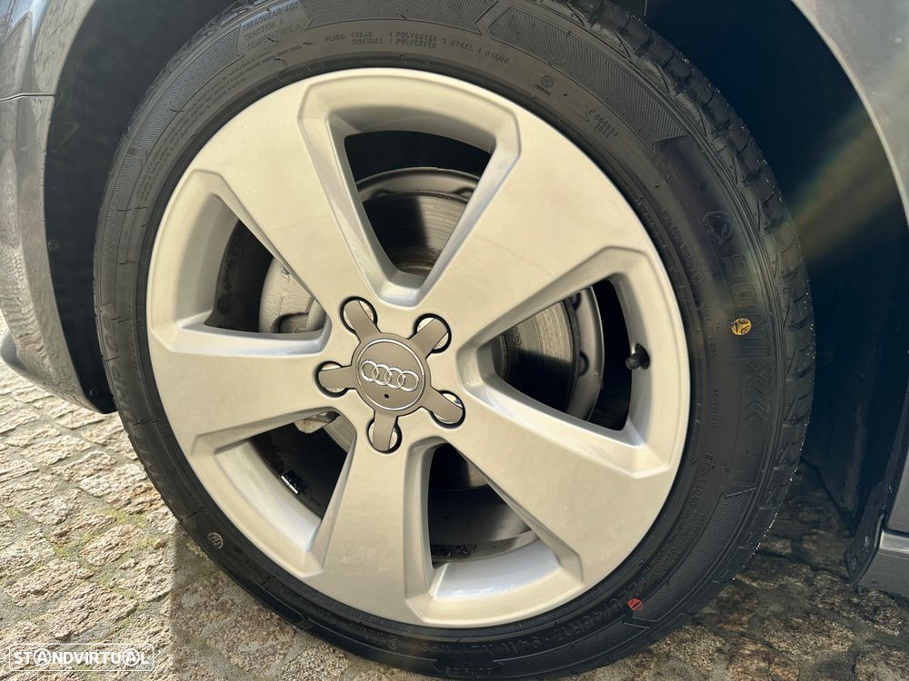 Audi A3 1.6 TDI Sport S tronic - 25