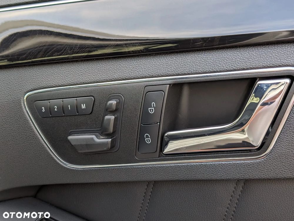 Mercedes-Benz Klasa E 500 7G-TRONIC Avantgarde - 22